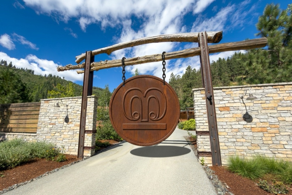 Seal Hang Corten
