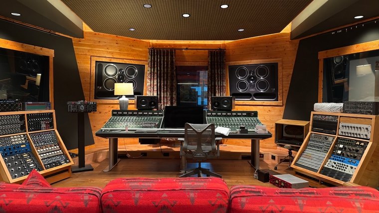E-green-room-wide-1