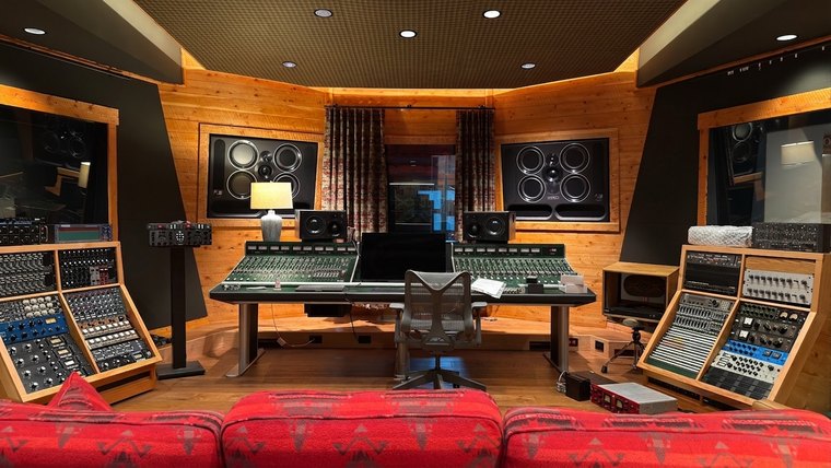 E-green-room-wide-2