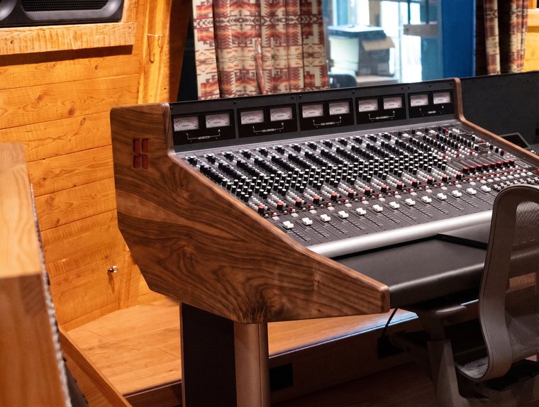 W-figured-walnut-2